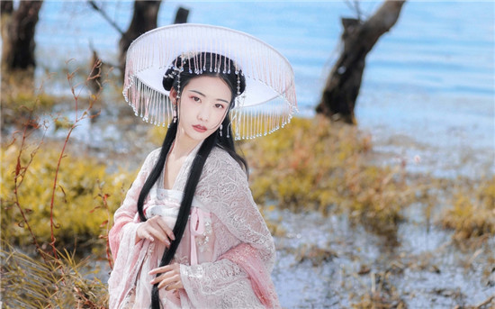 榴莲香蕉绿巨人向日葵下载免费版：拥有超清晰式播放能力的视频播放器