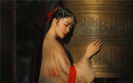 小猪草莓榴莲秋葵鸭脖app：海量非常精彩影视作品在线看的手机播放器