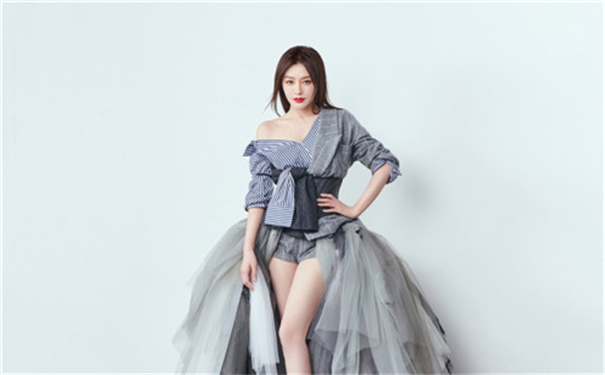 欧洲vodafonewifi18√k老狼开放素人直播!网友：素人才真实