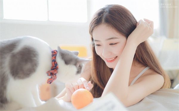 秋葵视频加油站APP无限次数最新版：它提供了最新热播的剧集资源