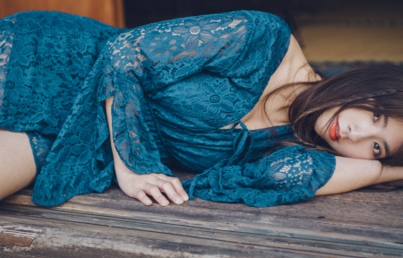 花季传媒3.0.3免费版下载苹果版:适合所有年轻人看视频的软件