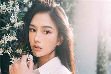 菠萝菠萝蜜视频无限观看：海量精品美女随意看不用钱