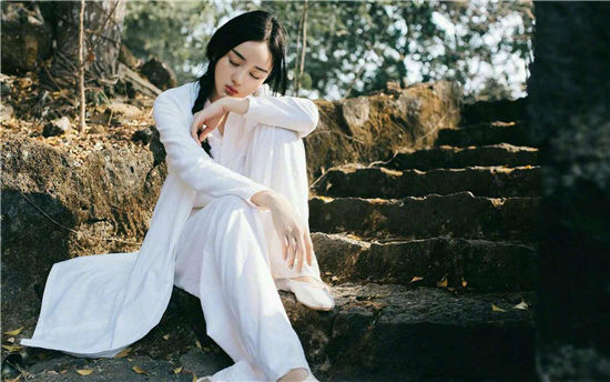 向日葵富二代草莓绿巨人:每天都有新鲜的电影视频