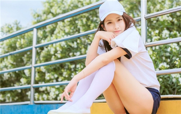 绿巨人污秋葵草莓黄瓜荔枝丝瓜解锁版：一款深夜看片不要钱的播放神器