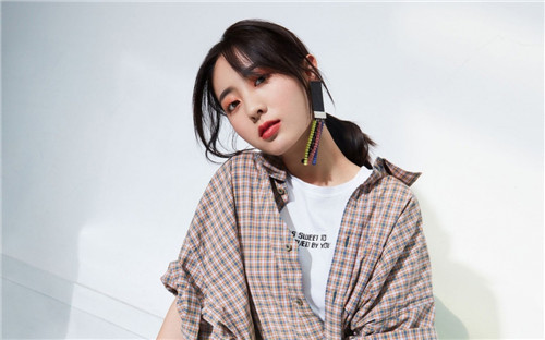 中文天堂最新版在线网 RMVB 下载呈现更多精彩影片，网友：实时在线点播