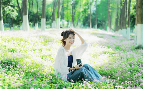 小猪视频解锁app:智能资源搜索关键词视频的多功能视频播放软件