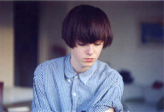 草莓视频深夜释放自己:一款免费不要钱的看片污视频播放软件