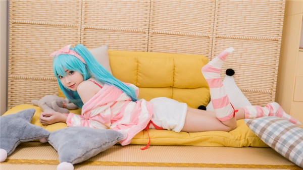 丝瓜草莓芭乐秋葵蕾丝榴莲最新版：一款没有任何插件需求的视频APP软件