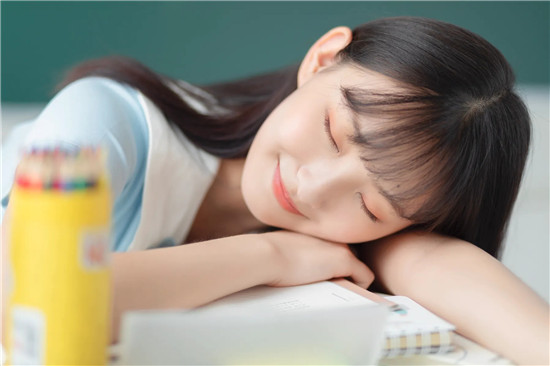 香蕉草莓秋葵绿巨人向日葵ios精简版：可以任意播放各种视频的播放APP