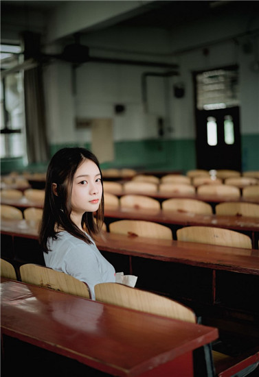 啊这么大的丑东西影视模块永久开放。官方：全都不需要付费！