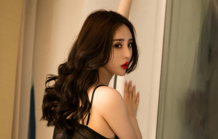 草莓 香蕉 丝瓜 秋葵 香草 榴莲：丝瓜秋葵草莓香蕉榴莲芒果