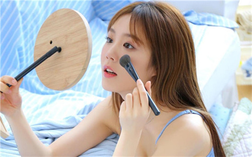 精品国产乱码久久久久软件免费版没有任何广告，网友：享受更好服务!