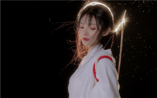 草莓丝瓜樱桃绿巨人最新版:源源不断的为你们更新剧集