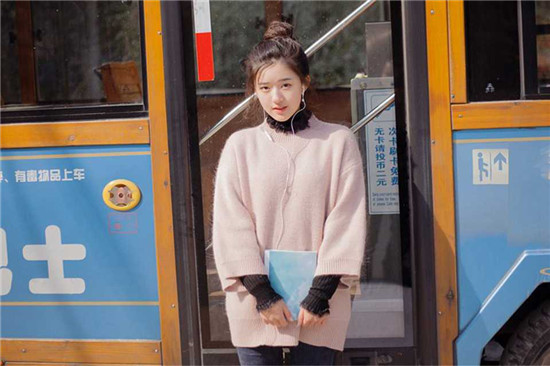 向日葵草莓榴莲丝瓜茄子榴莲大全色：向日葵榴莲秋葵丝瓜草莓茄子