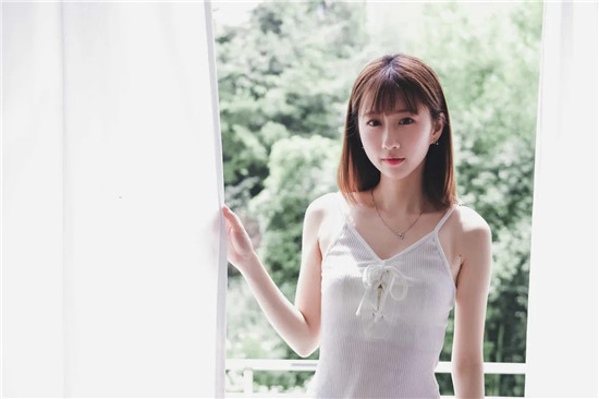 秋葵视频绿巨人免费观看精简版：秋葵视频绿巨人下载