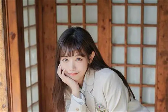 中文在线最新版天堂拥有海量视频资源，网友：内容十分劲爆!