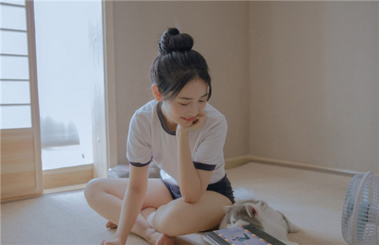 精品一卡2卡三卡4卡乱码下载限免免费版：专门为宅男所打造的直播软件app