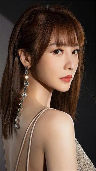 亚洲卡一卡二卡三乱草莓提供多样化的视频资源，网友：你想看的这都有