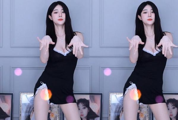 樱花草在线社区www日本影院或将上线中文字幕，网友：终于能看懂了！