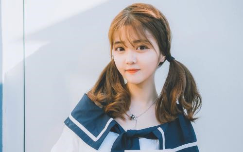 秋葵视频app无限次数：一个无需播放器看美女视频的免费神器