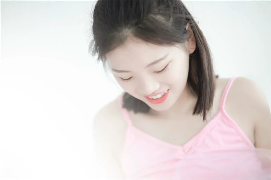 杏色8838.T?免费版：一款非常流行的手机直播短视频播放软件