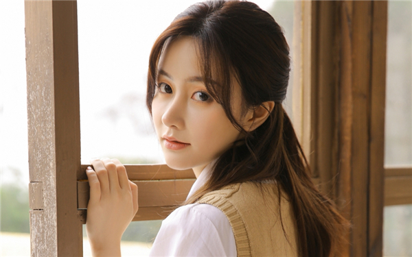 向日葵在夜晚绽放动画在线观看：不需要VIP会员直接观看的影视播放软件