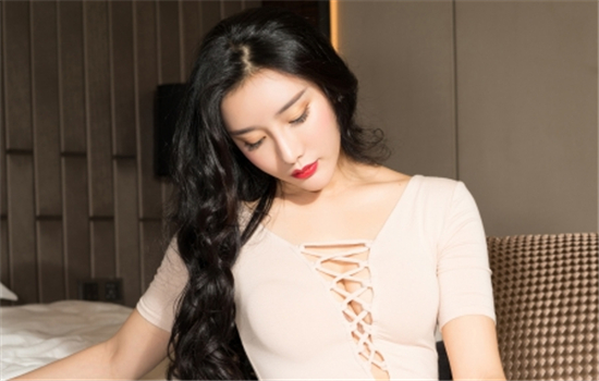 秋葵加油站APP免费下载：绿巨人视频APP秋葵茄子荔枝