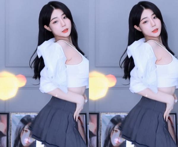 快手网红盛赞草莓榴莲向日葵丝瓜未满十八岁，没限制黑料视频丰富！