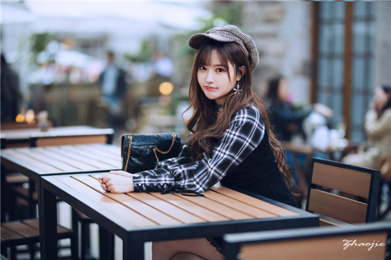 不限次数的富二代f2app安卓版:可以让你随时随地看视频的手机软件