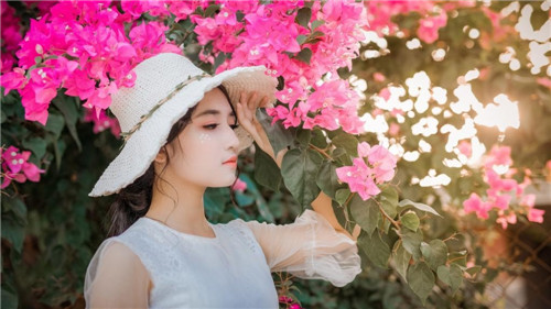 夫妻之间看的视频哔哩哔哩支持在线观看，网友：非常方便！