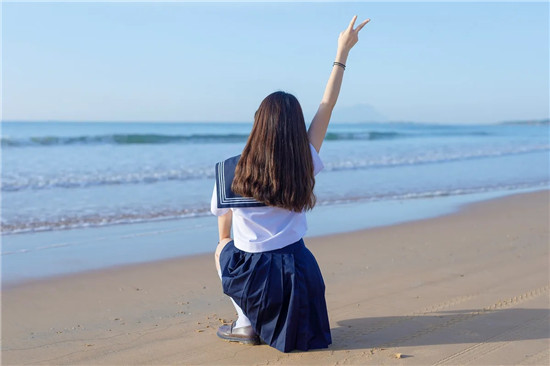 草莓香蕉绿巨人秋葵app下载无限看：直接享受超多精彩视频的APP