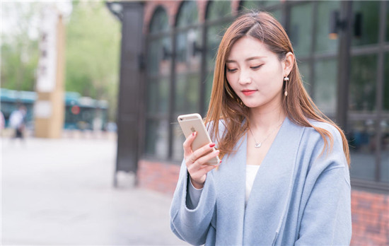 草莓芭乐丝瓜绿巨人榴莲安卓版:享受永久免费点播的视频播放神器