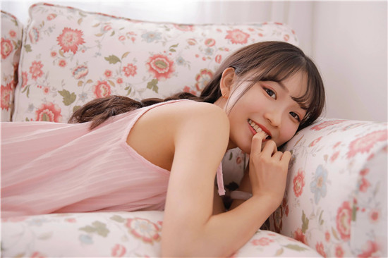 f2代直播app下载ios:一款宅男必看的美女直播平台