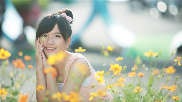 小蜜蜂直播最新版：热门资源推荐全天更新