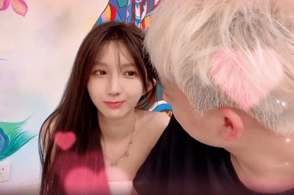 七夕当天被分手？斗鱼大舅哥送礼挽回兔兔，双方感情再度破冰！